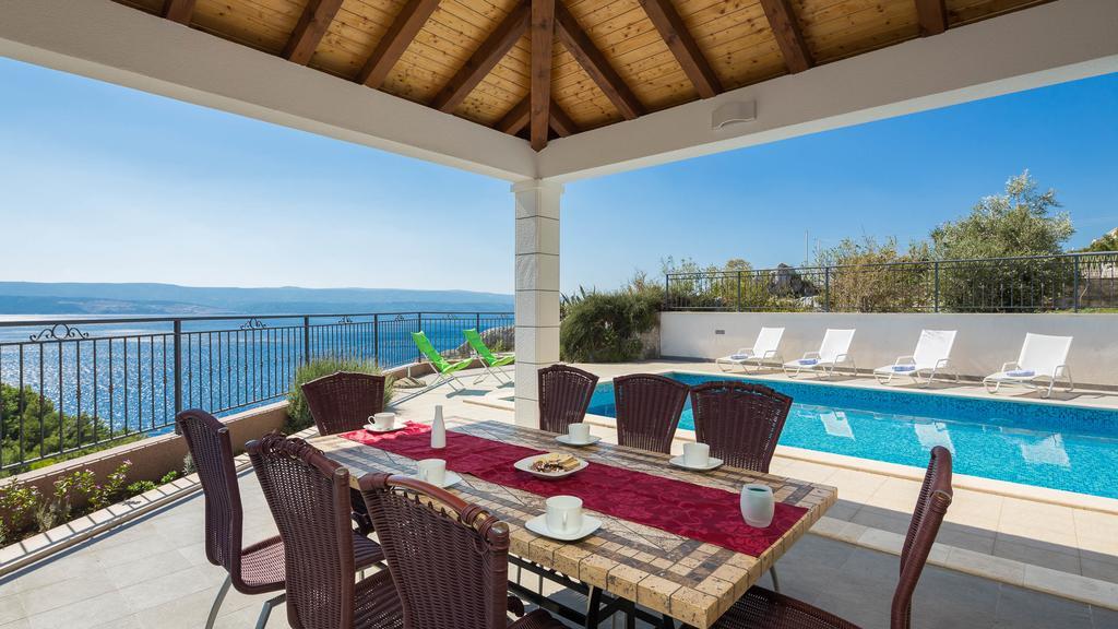 Beachfront Apartments Lara Omiš Exterior foto