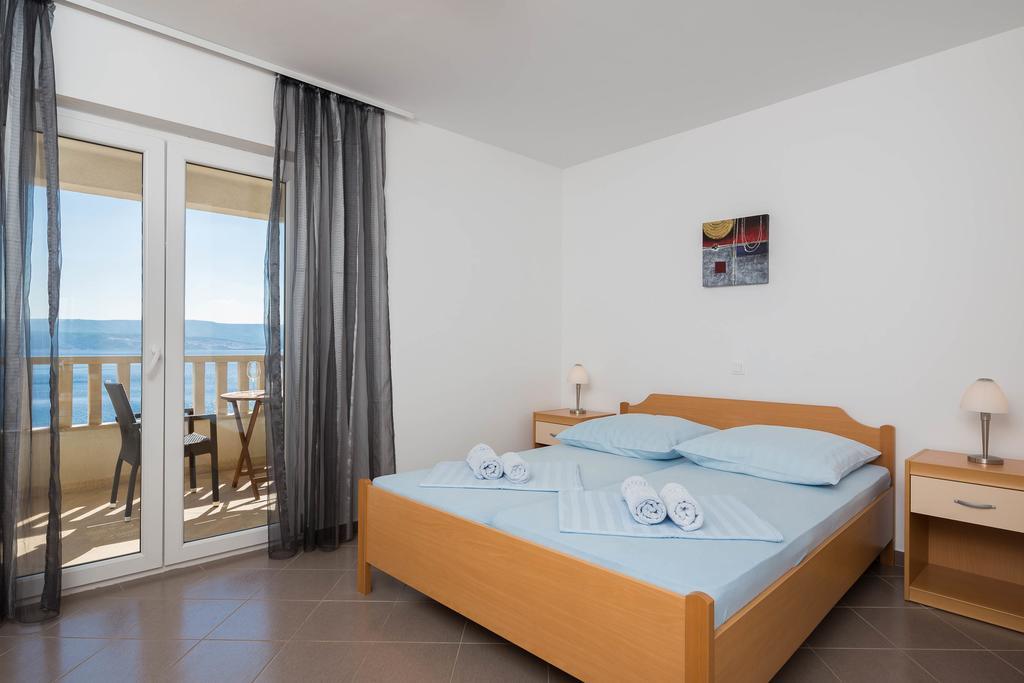 Beachfront Apartments Lara Omiš Exterior foto