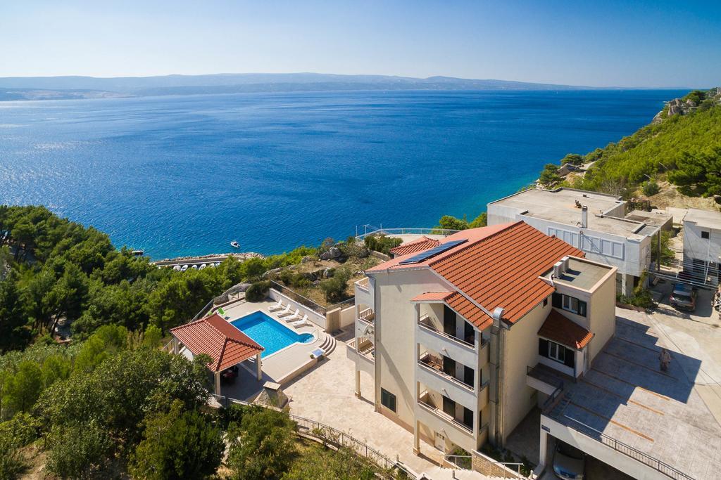 Beachfront Apartments Lara Omiš Exterior foto